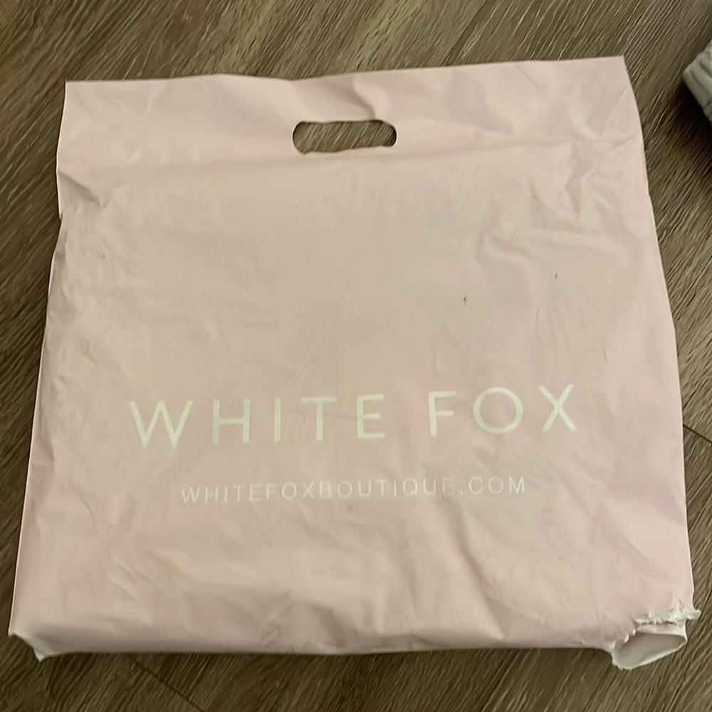 NWT White Fox Boutique Offstage Sweatpants Moon VOL.3 in size Small - Picture 6 of 11